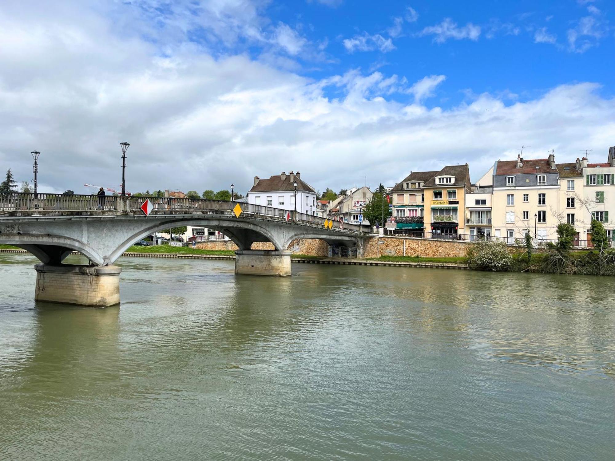 Sweethost - L'Amazone - T2 Proche Gare & Disneyland Lagny-sur-Marne Exterior foto